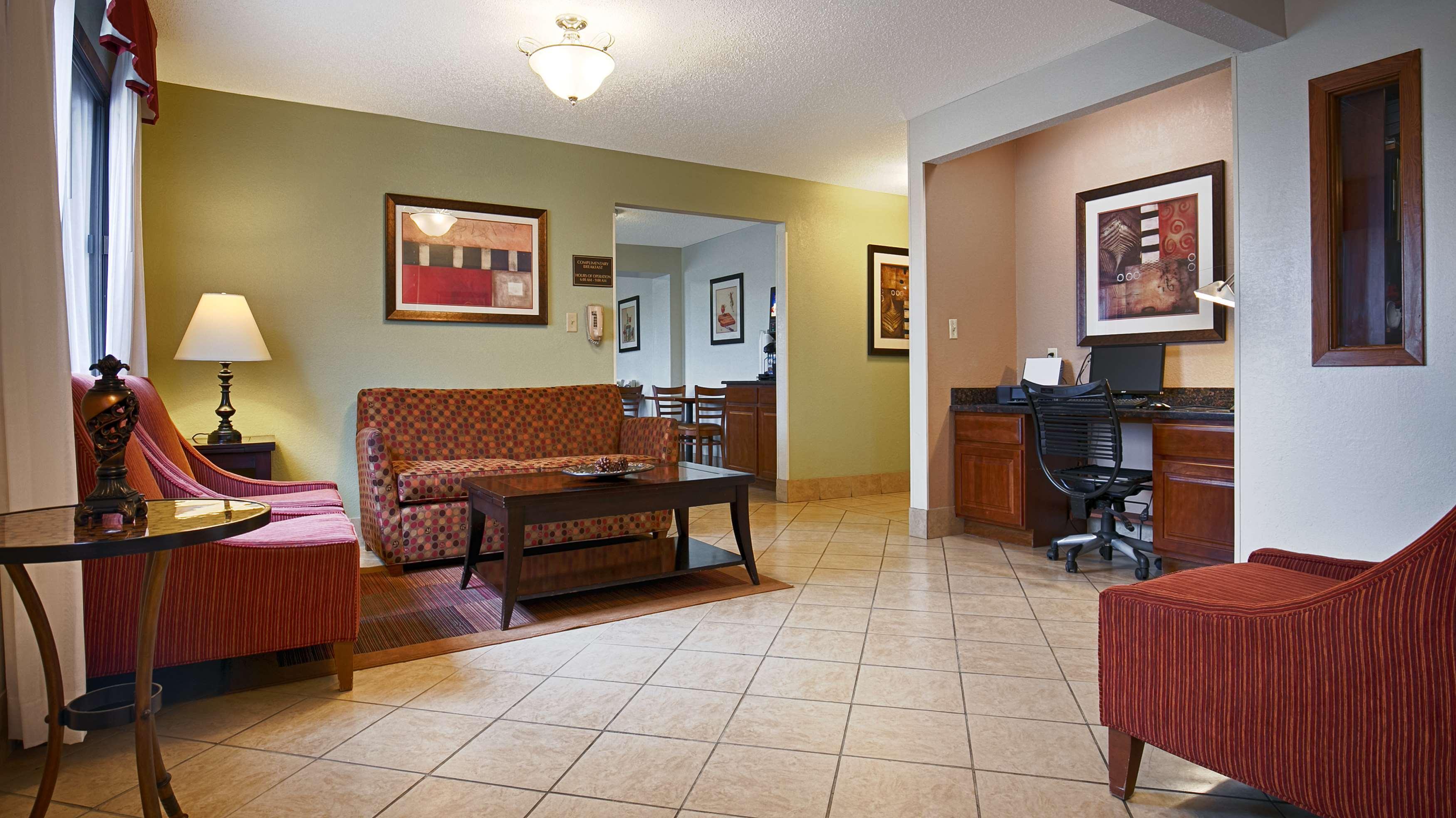 Best Western Mount Pleasant Inn Exterior photo